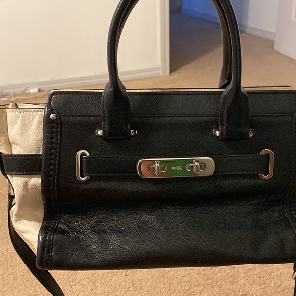 Coach shoulder bag - Picture 3 of 6